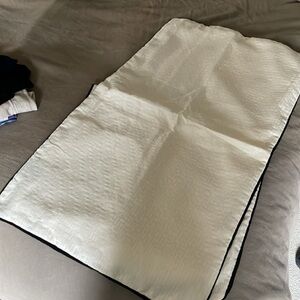 2 King Pillow Shams NEW Vince Camuto Geometric off White / Beige Black Trim